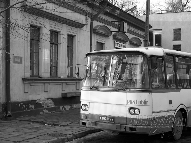 Autobus na stacji PKP-PKS
