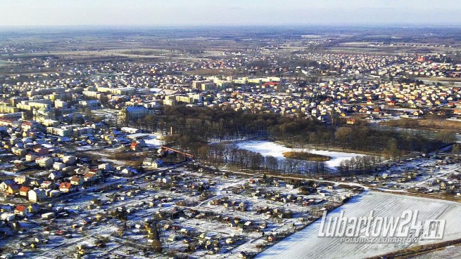 Miasto na dzień Trzech Króli 2015 lekko przyprószone śniegiem.