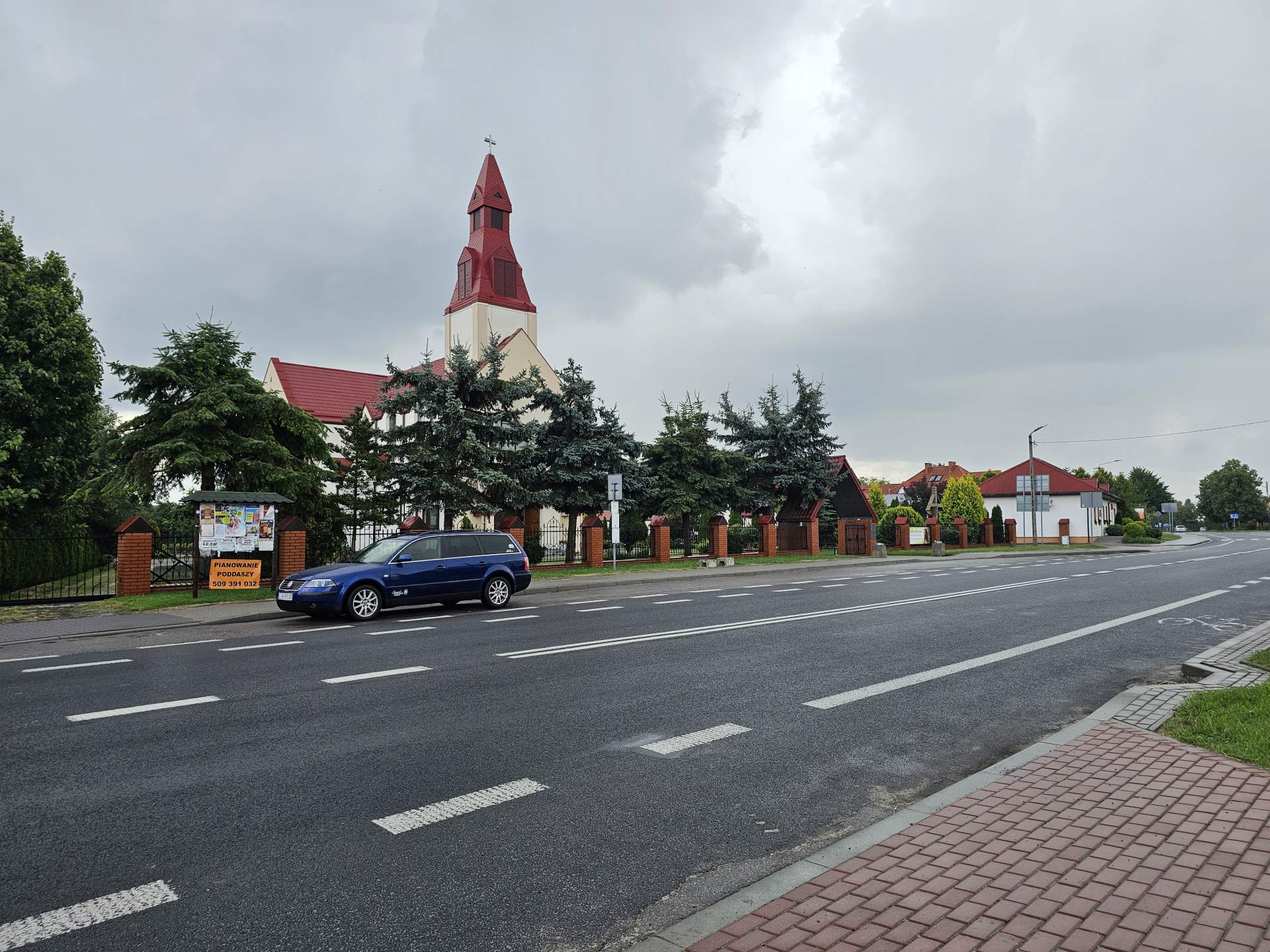 Parking kościół lisów