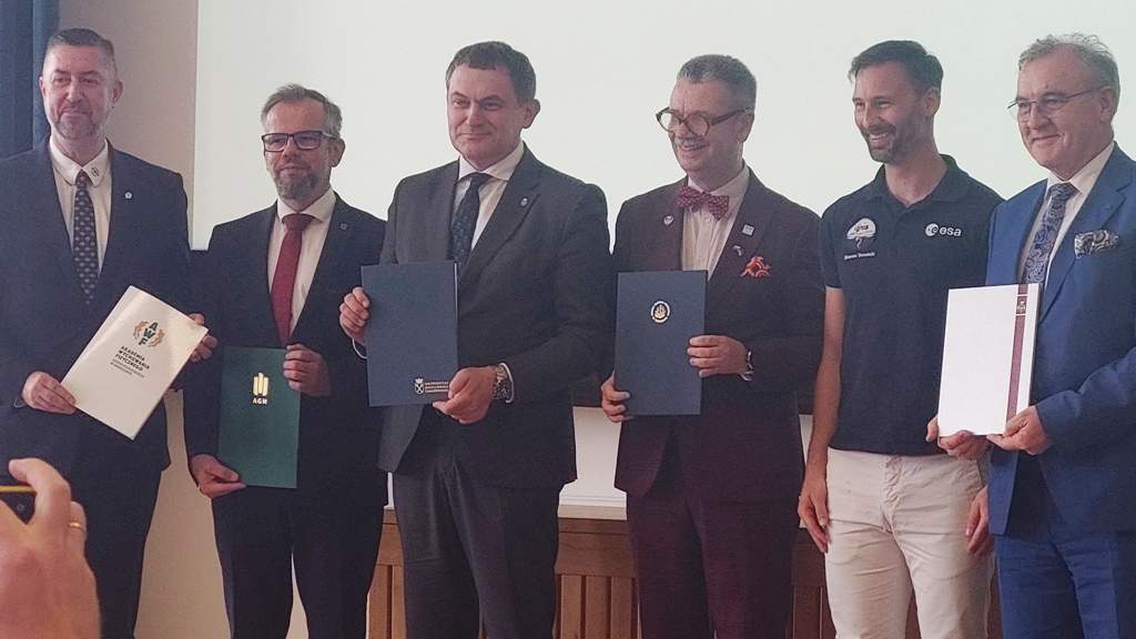 Uczniowie II LO na konferencji