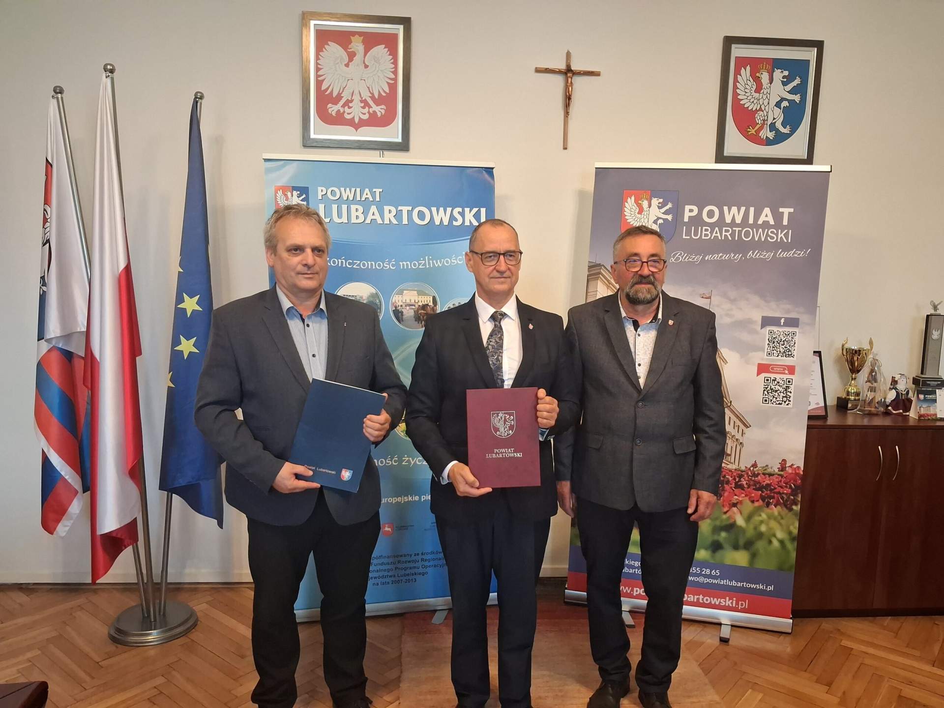 W Starostwie podpisano dwie umowy