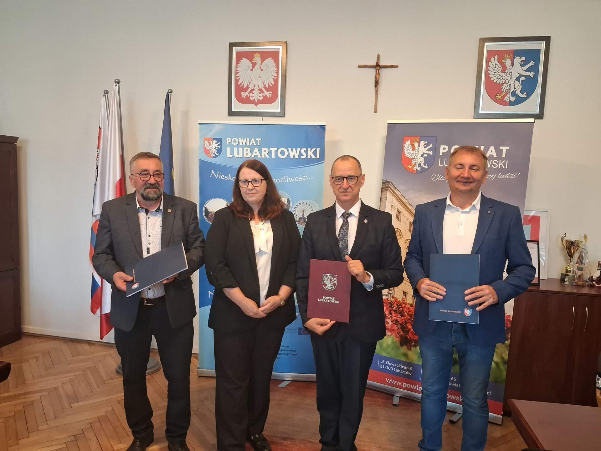W Starostwie podpisano dwie umowy