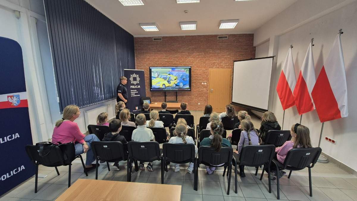 Uczniowie z wizytą w lubartowskiej komendzie
