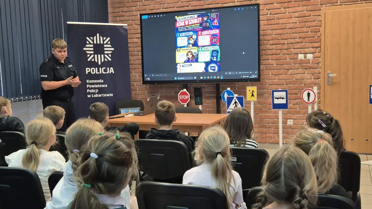 Uczniowie z wizytą w lubartowskiej komendzie