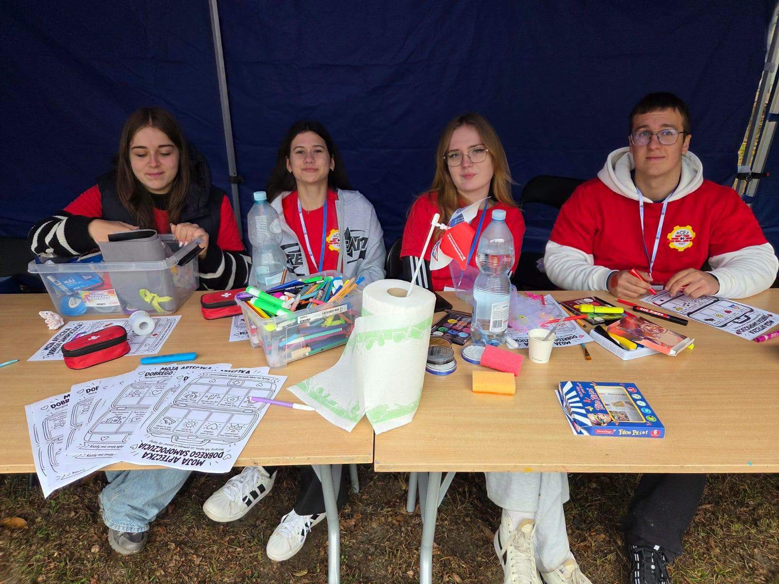 [SZKOLNE WIEŚCI] Wolontariat RCEZ podczas Jesiennego Pikniku "Krajowy Trening Rodzinny"