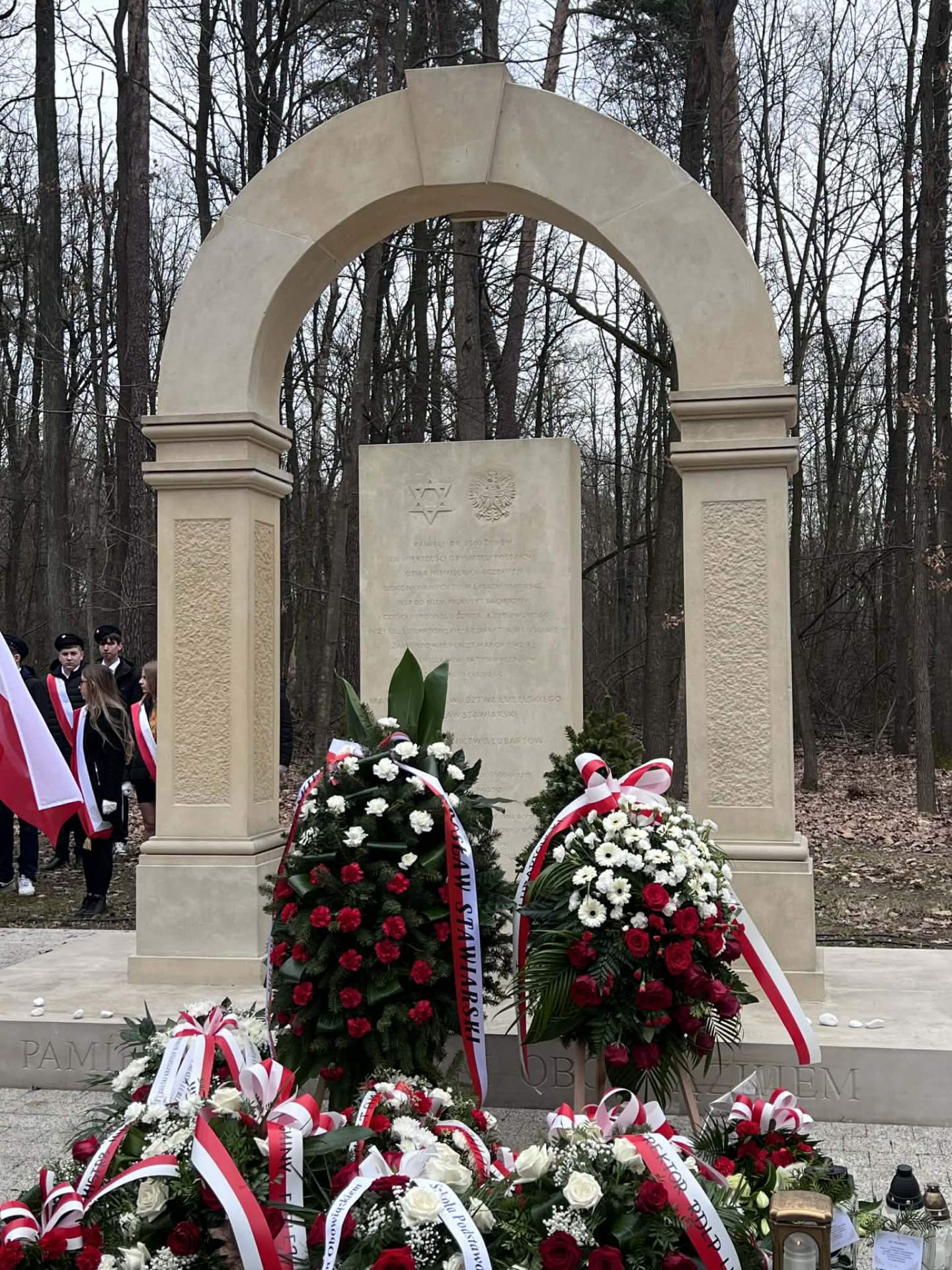 oddali hołd