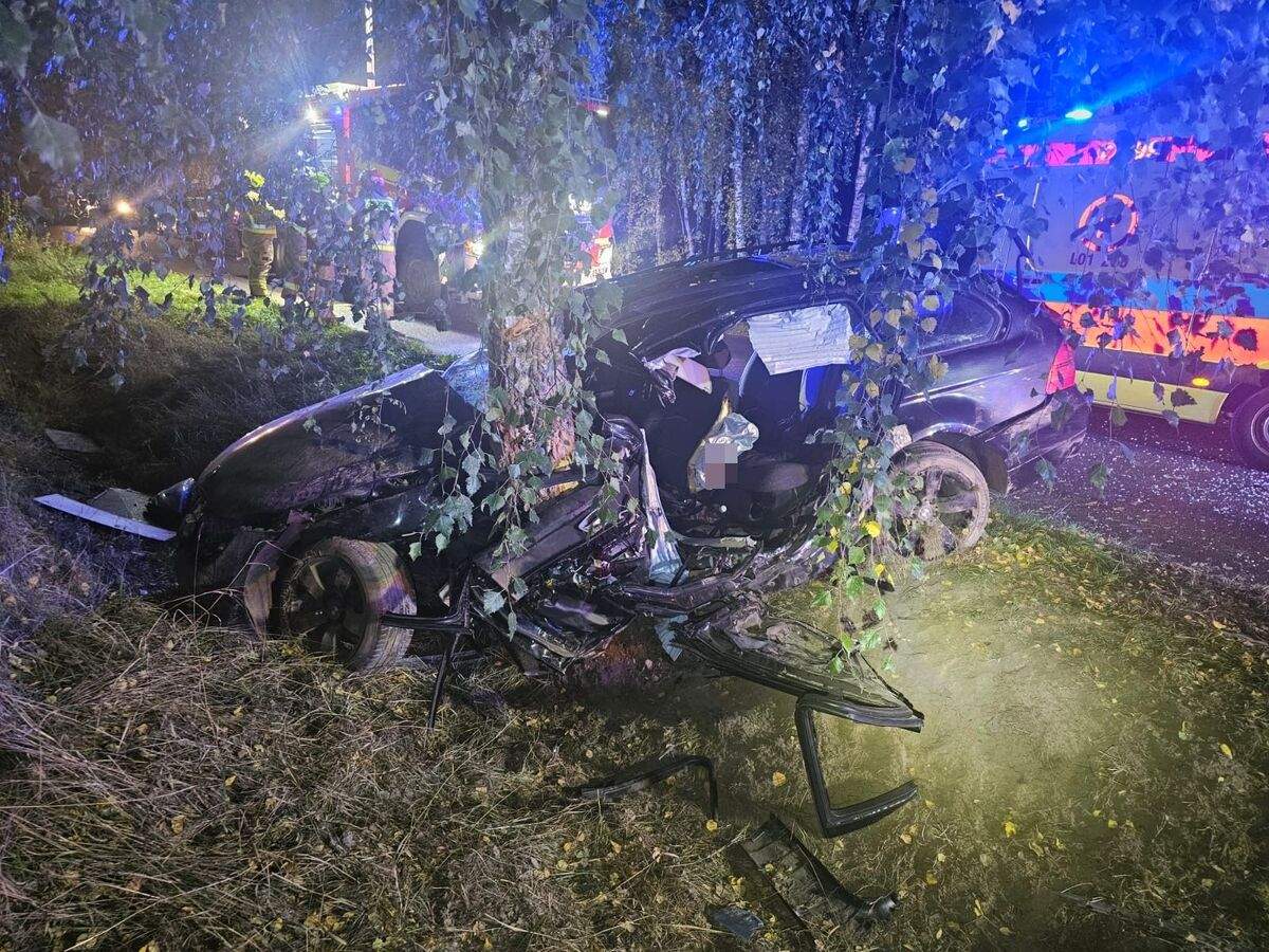 Sobotni wieczór zakończył się tragedią. Nie żyje młody kierowca BMW