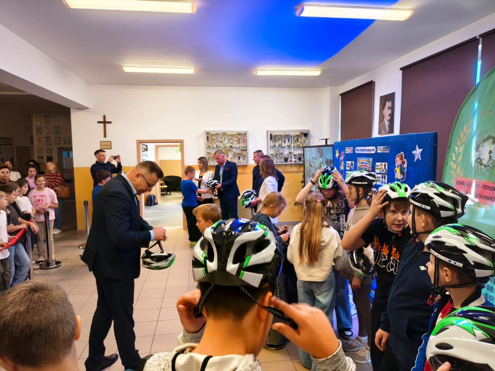 Kaski dla młodych rowerzystów