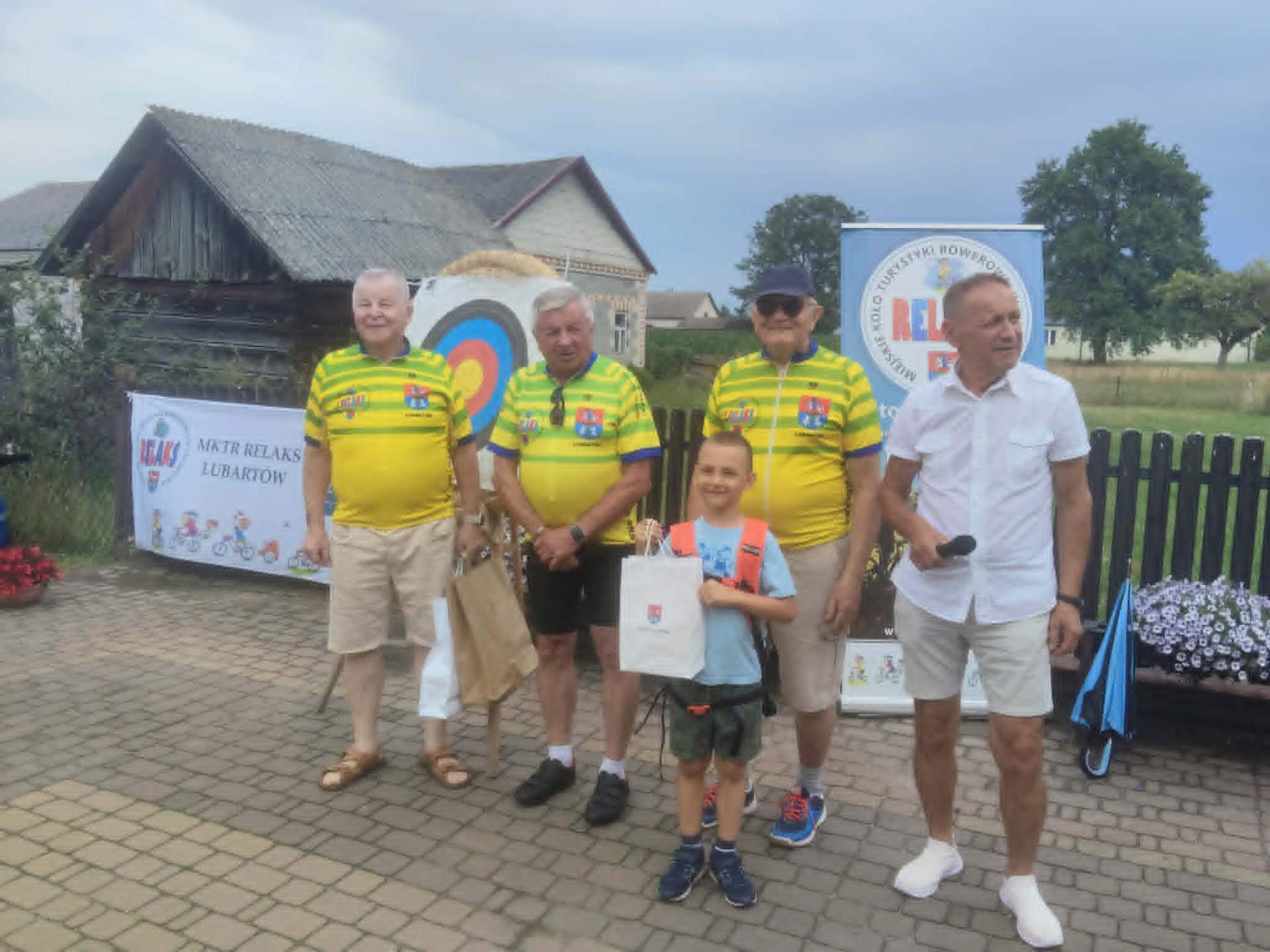 Wakacyjne strzelanie z łuku