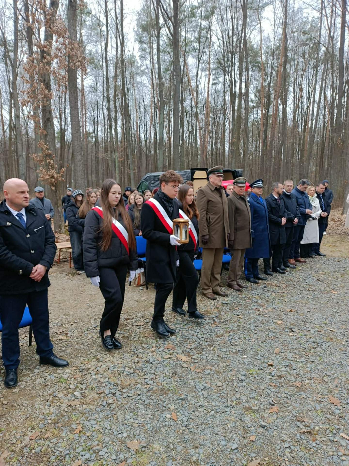 oddali hołd