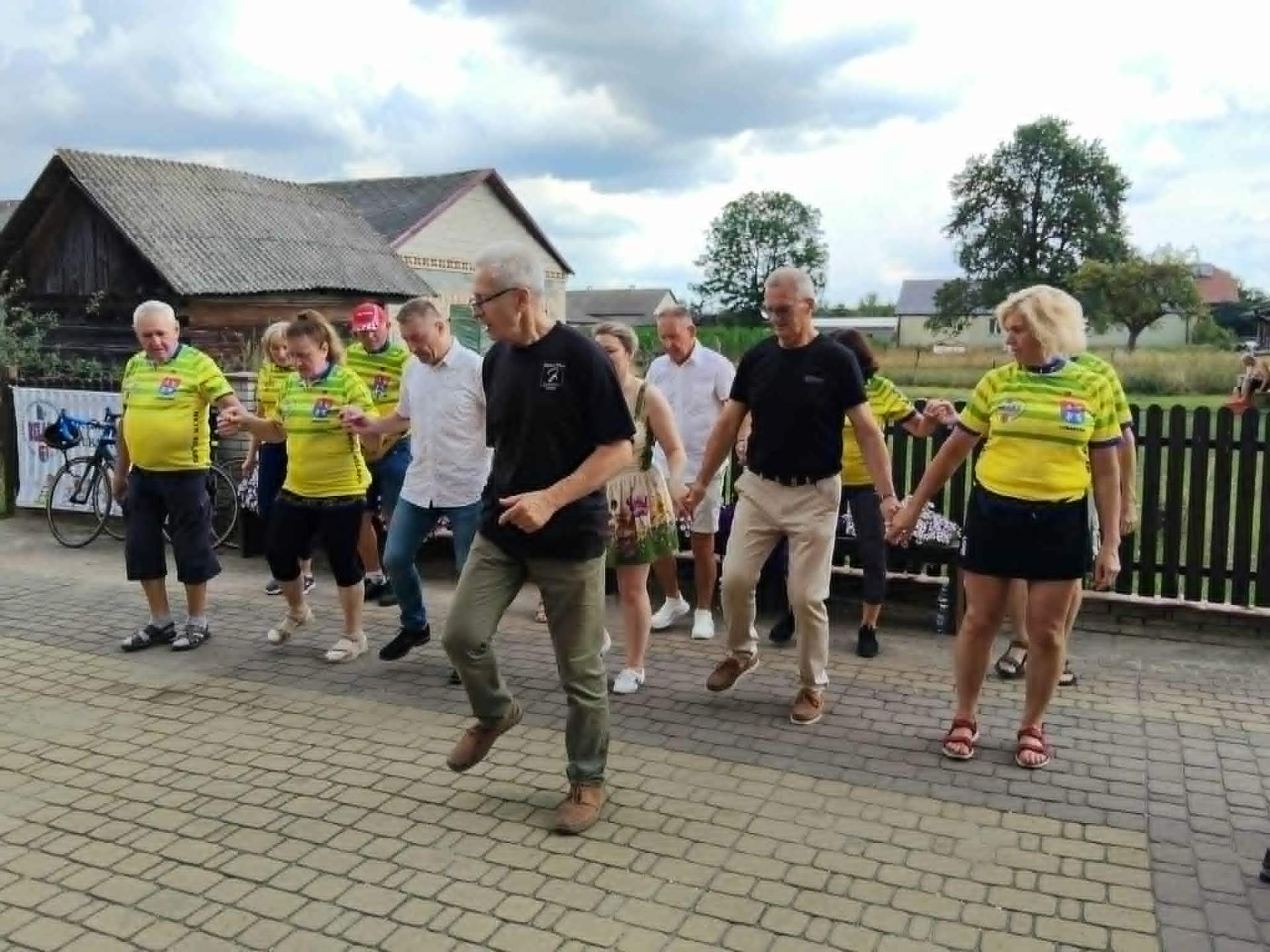 Wakacyjne strzelanie z łuku
