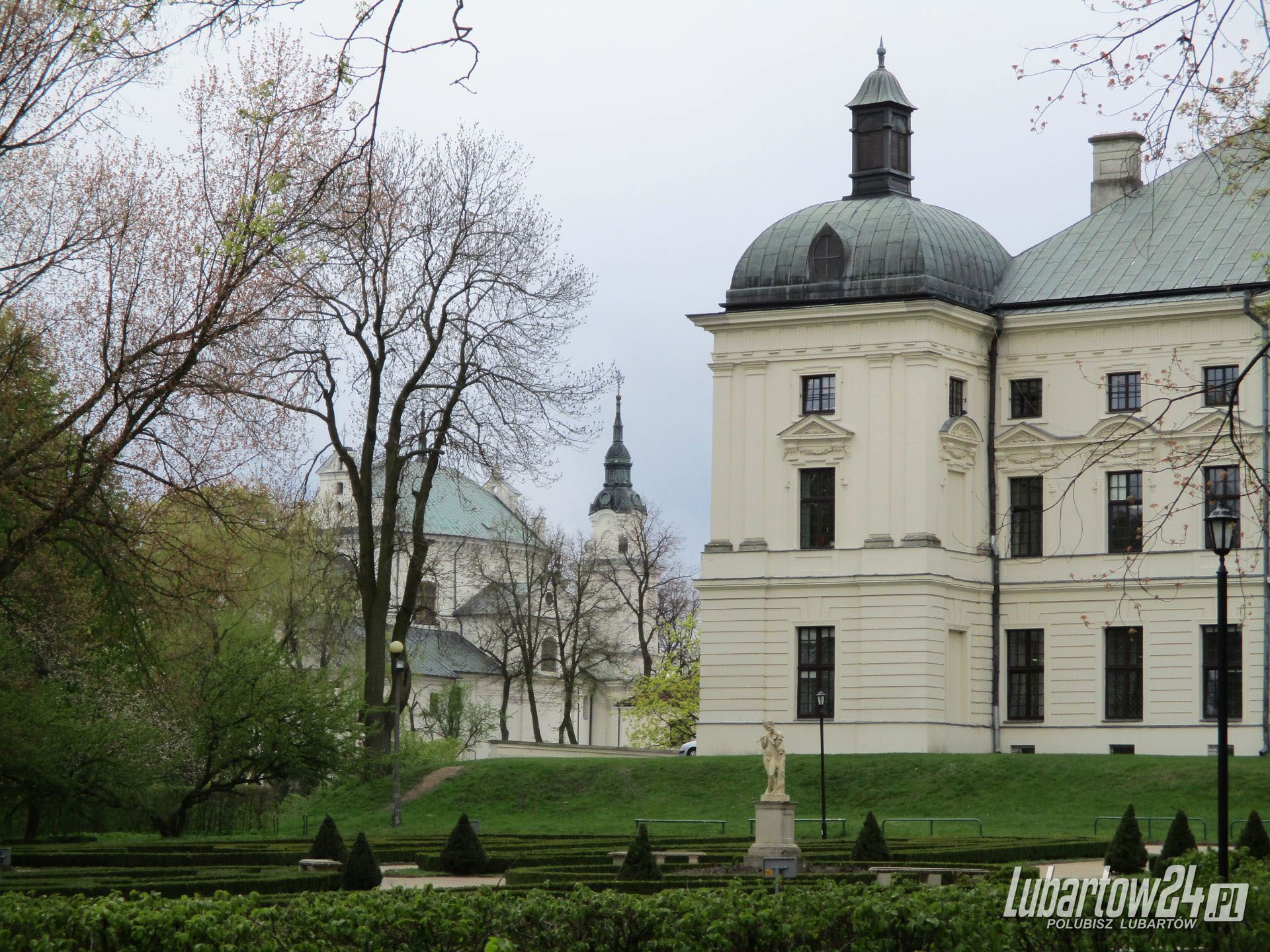 Park i pałac wiosną 2016