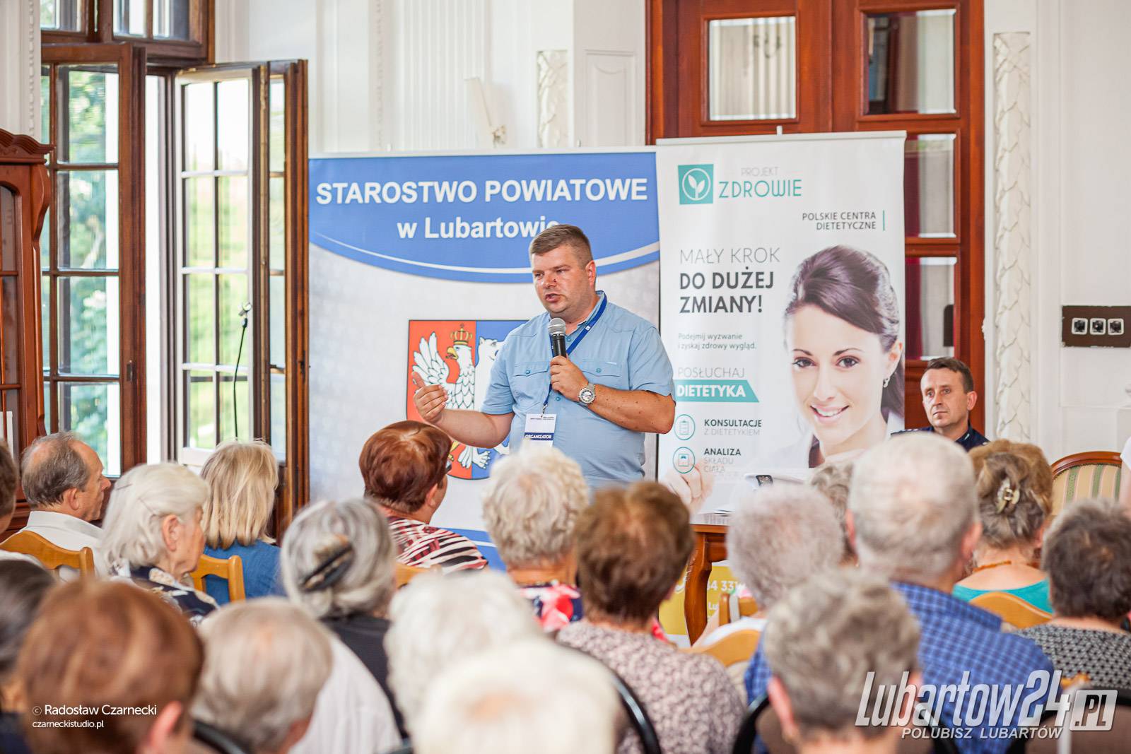 Senior na drodze