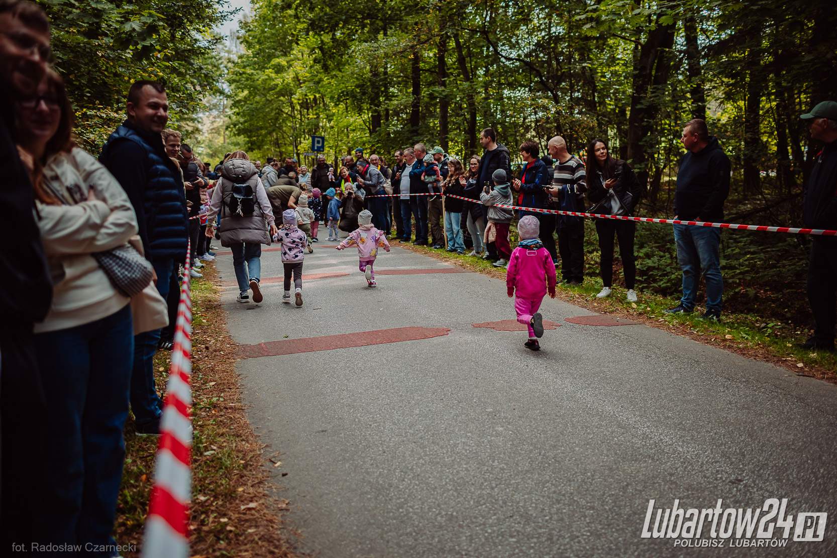 Dzieci biegają, bo lubią lasy