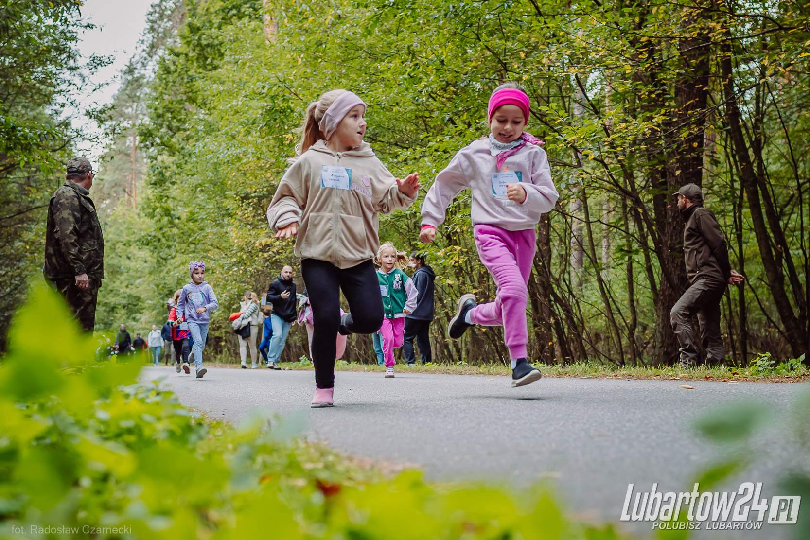 Dzieci biegają, bo lubią lasy