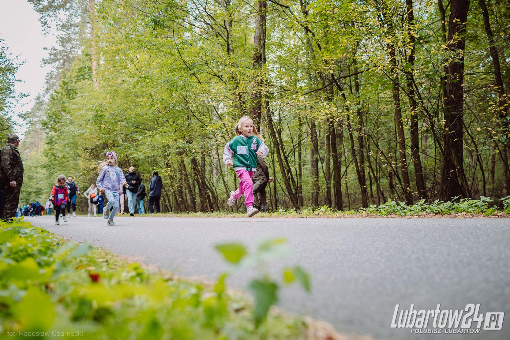 Dzieci biegają, bo lubią lasy