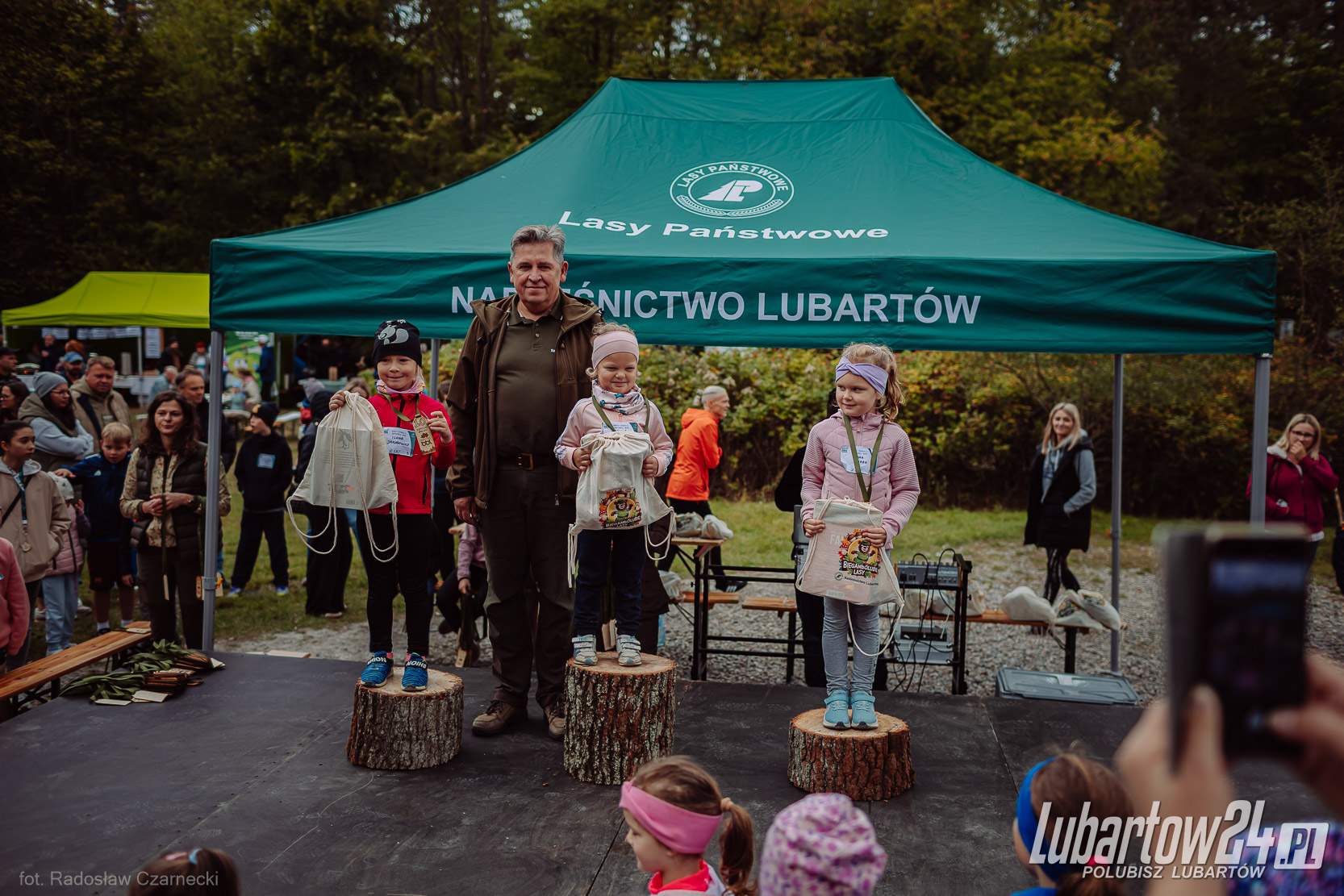 Dzieci biegają, bo lubią lasy