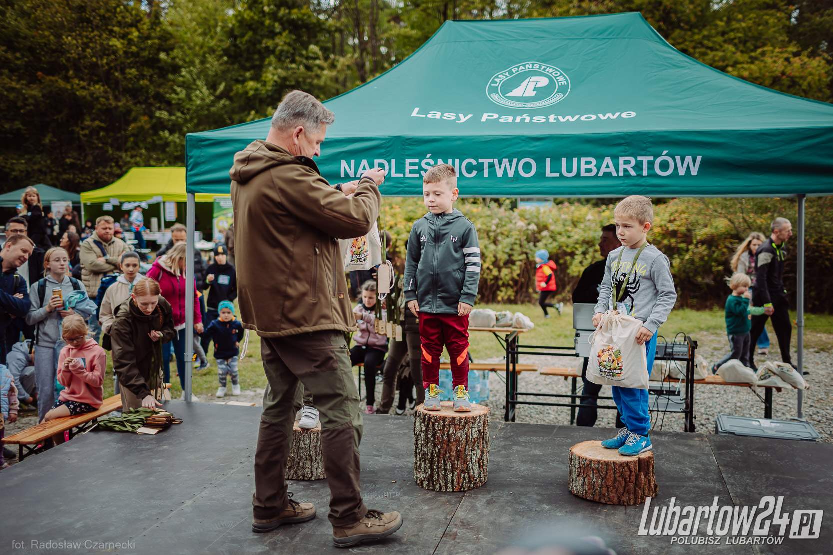 Dzieci biegają, bo lubią lasy
