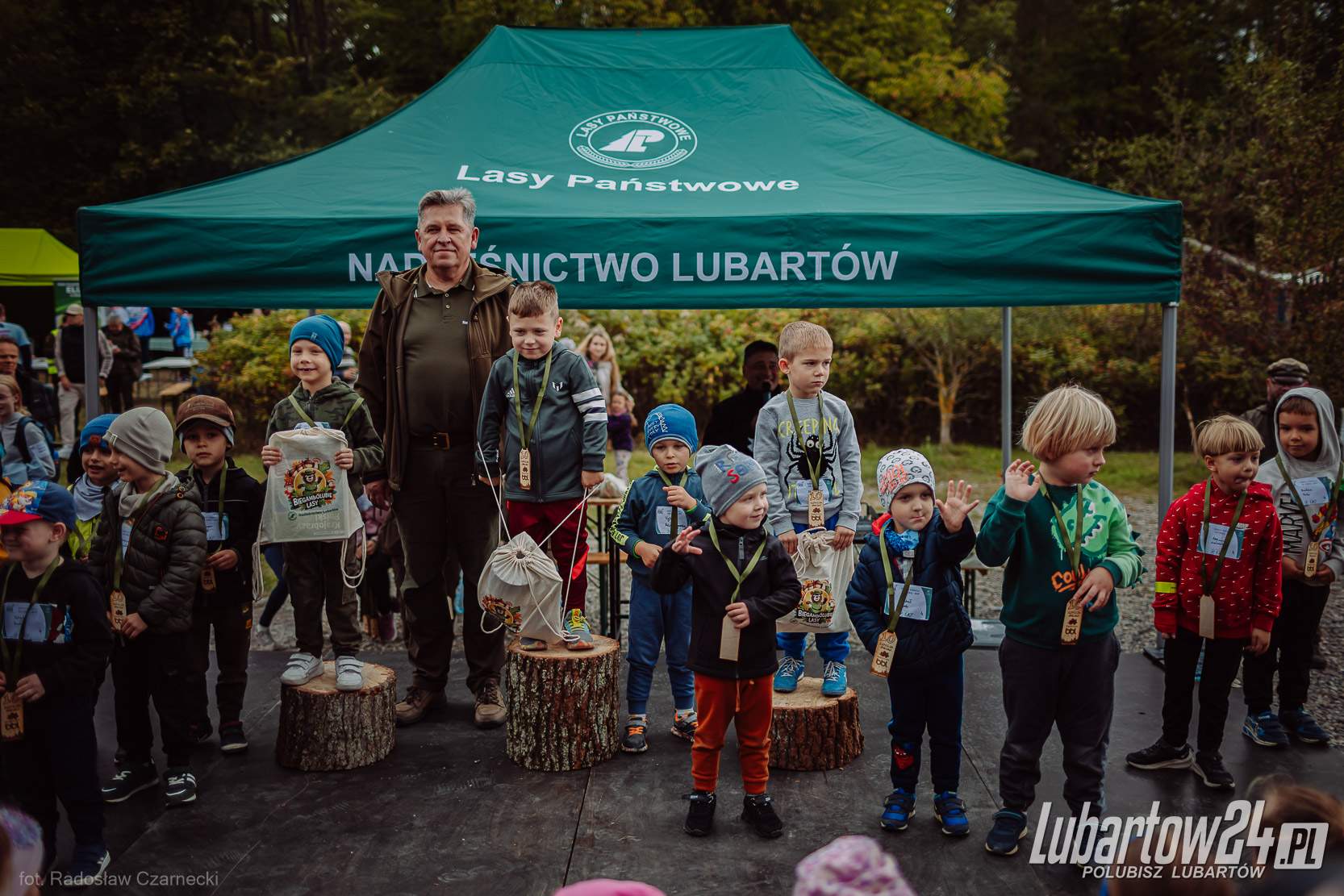 Dzieci biegają, bo lubią lasy