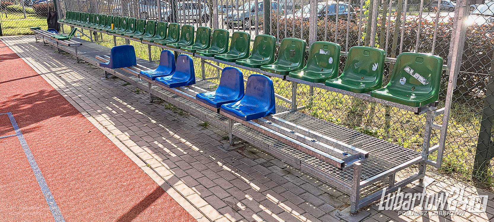 zniszczone boisko