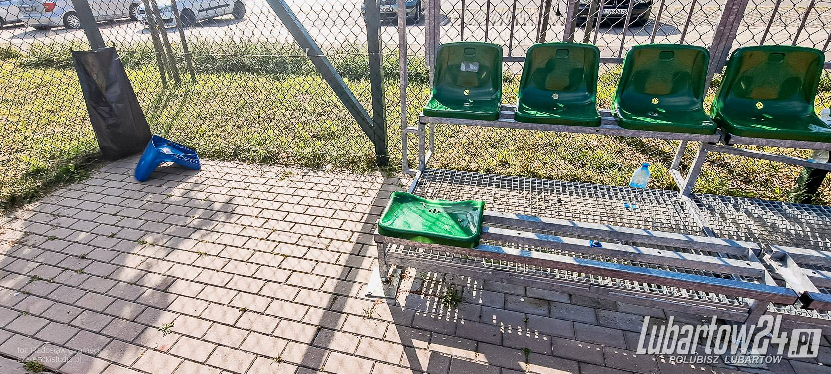 zniszczone boisko