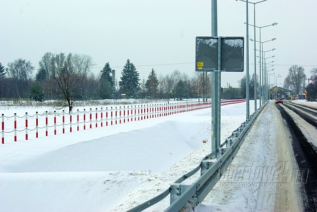 Zasypany chodnik przy ul. Koźmińskiego