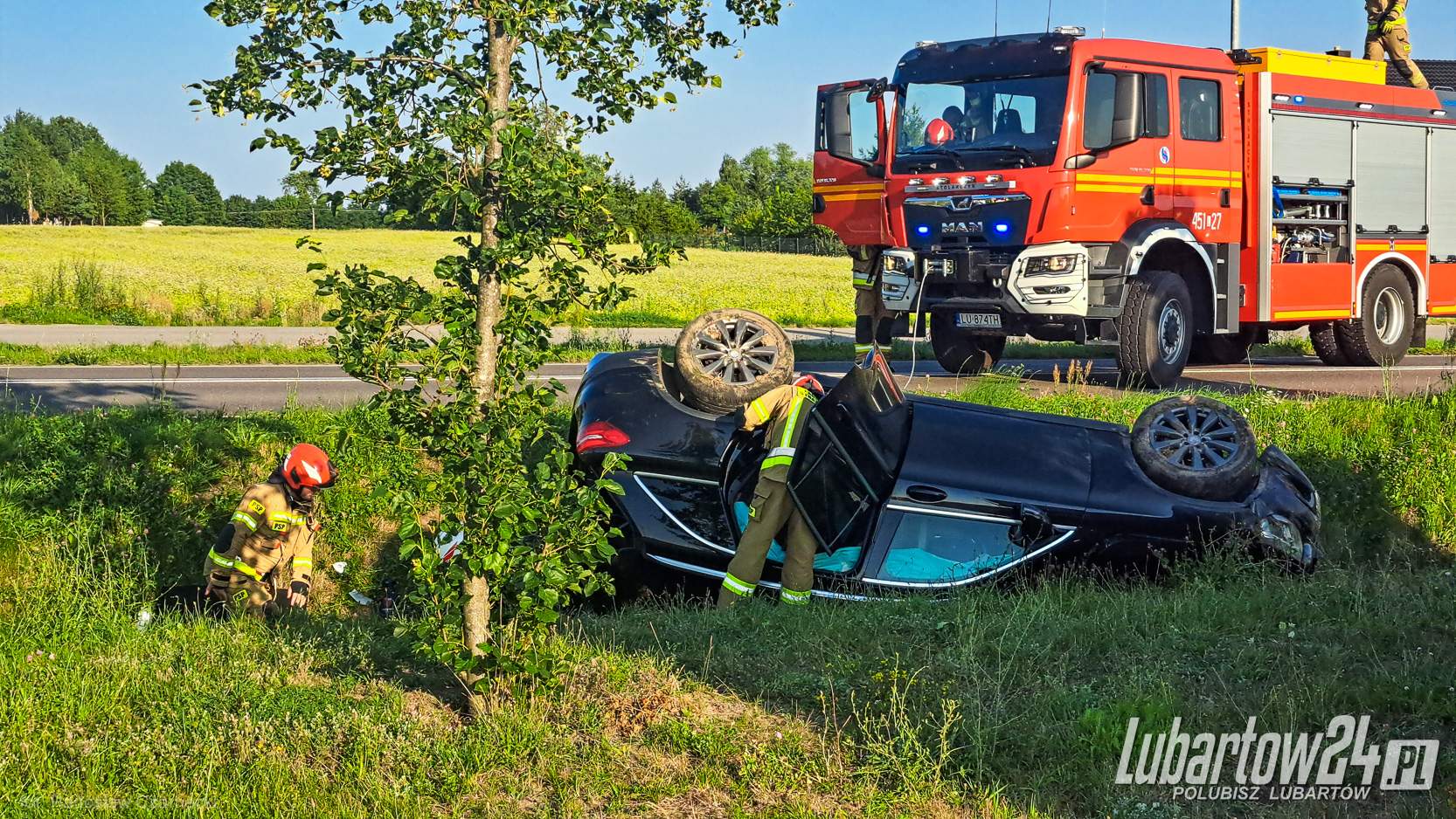 Dachowanie mercedesa na DW815 w Szczekarkowie