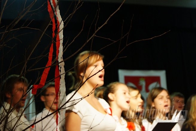 Obchody 11 listopada i ślubowanie klas pierwszych w ZS nr 2
