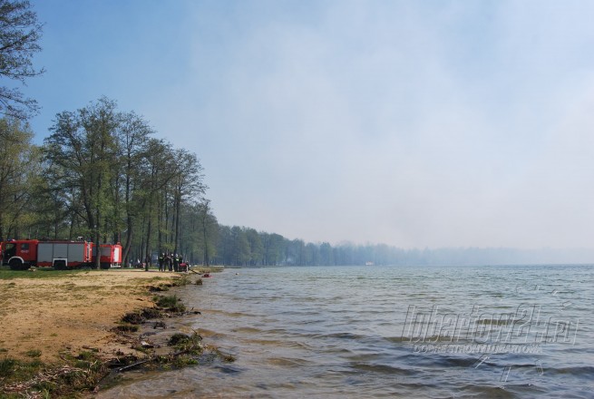 Pożar za jeziorem