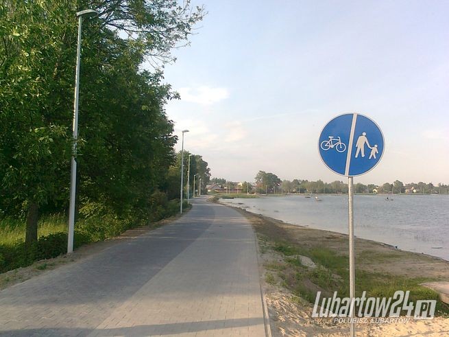 Promenada w FIRLEJU