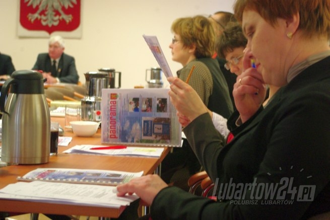 Sesja Rady Gminy Ostrówek 24.01.2012
