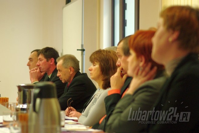 Sesja Rady Gminy Ostrówek 24.01.2012