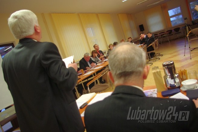 Sesja Rady Gminy Ostrówek 24.01.2012