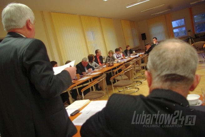 Sesja Rady Gminy Ostrówek 24.01.2012
