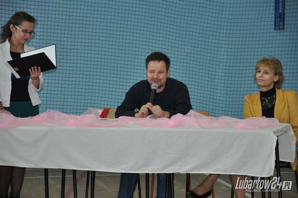Albert Osik w Gimnazjum w Niedźwiadzie