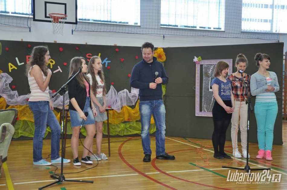 Albert Osik w Gimnazjum w Niedźwiadzie