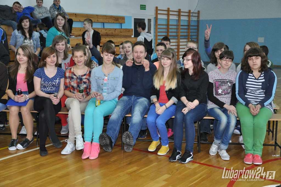 Albert Osik w Gimnazjum w Niedźwiadzie
