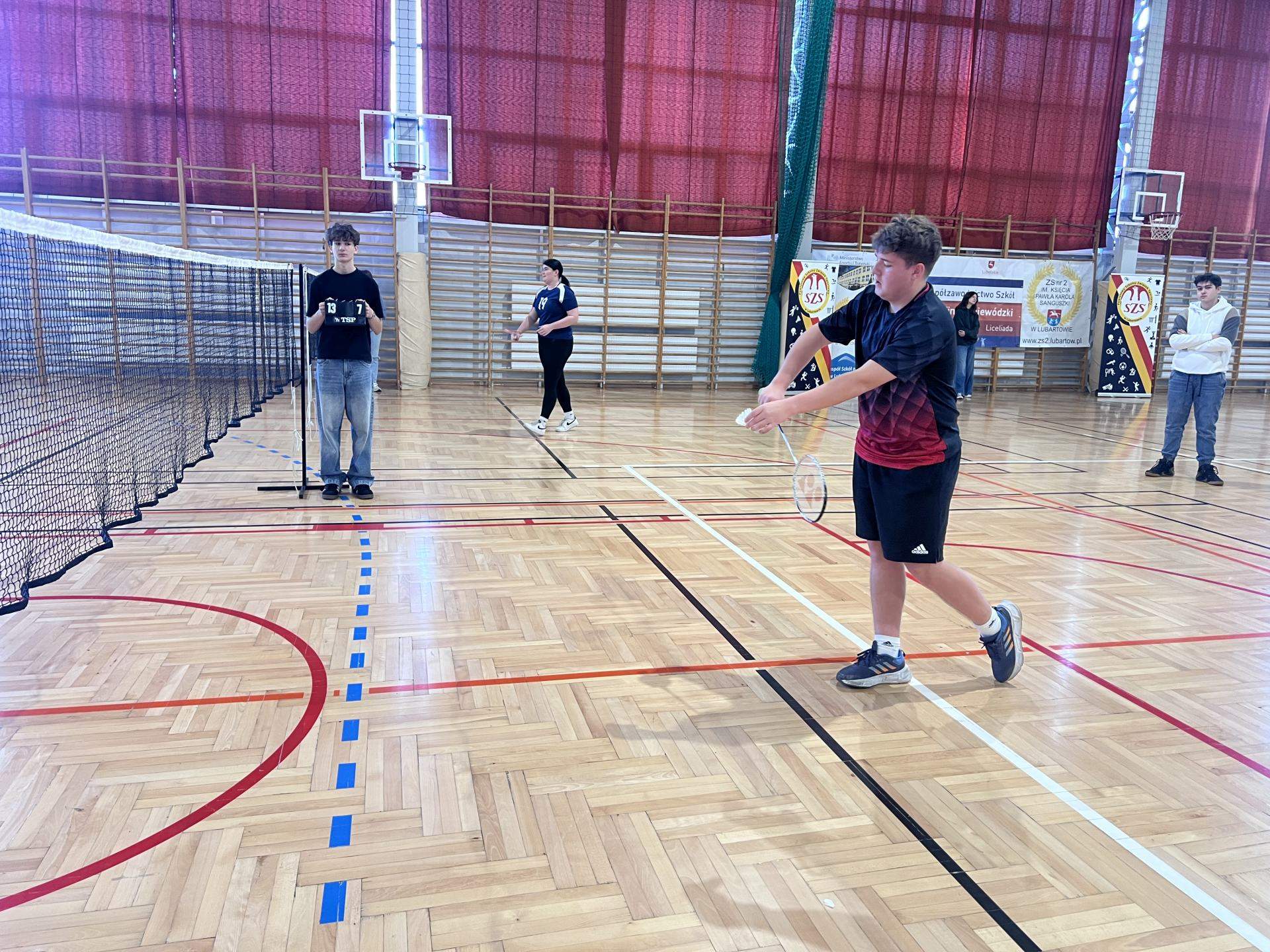 badminton drużynowy