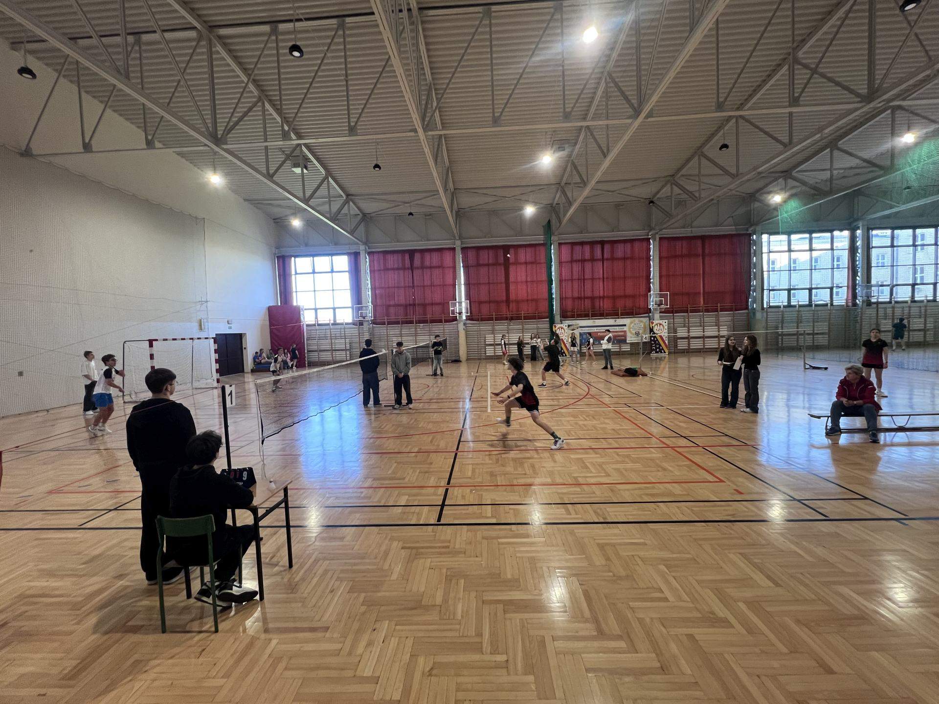 badminton drużynowy