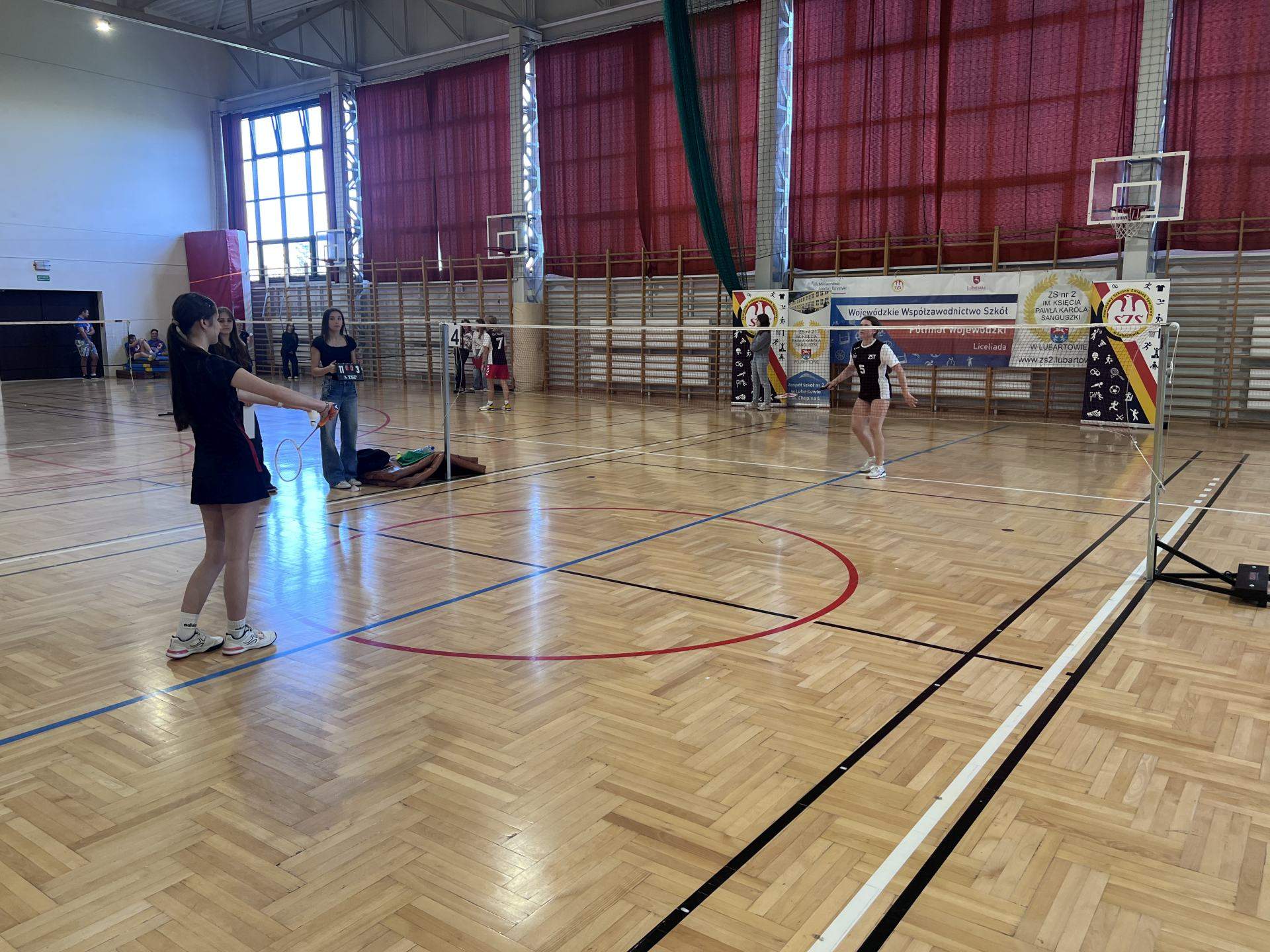 badminton drużynowy