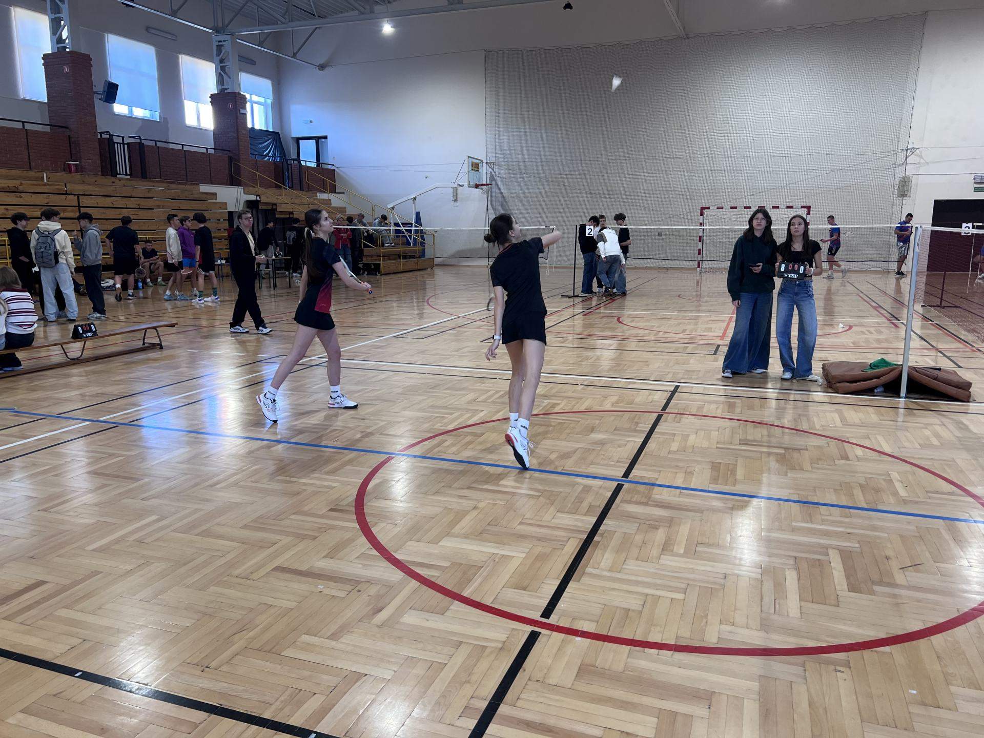 badminton drużynowy