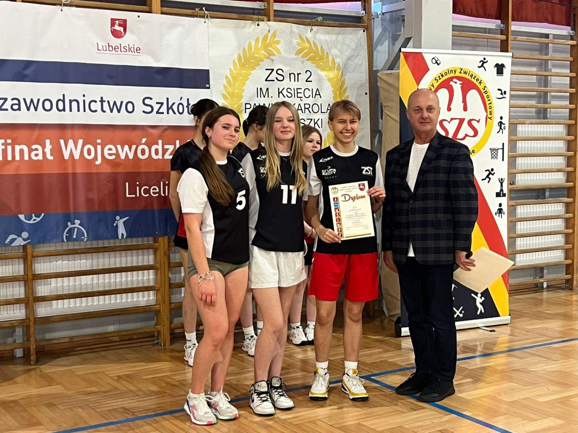 badminton drużynowy