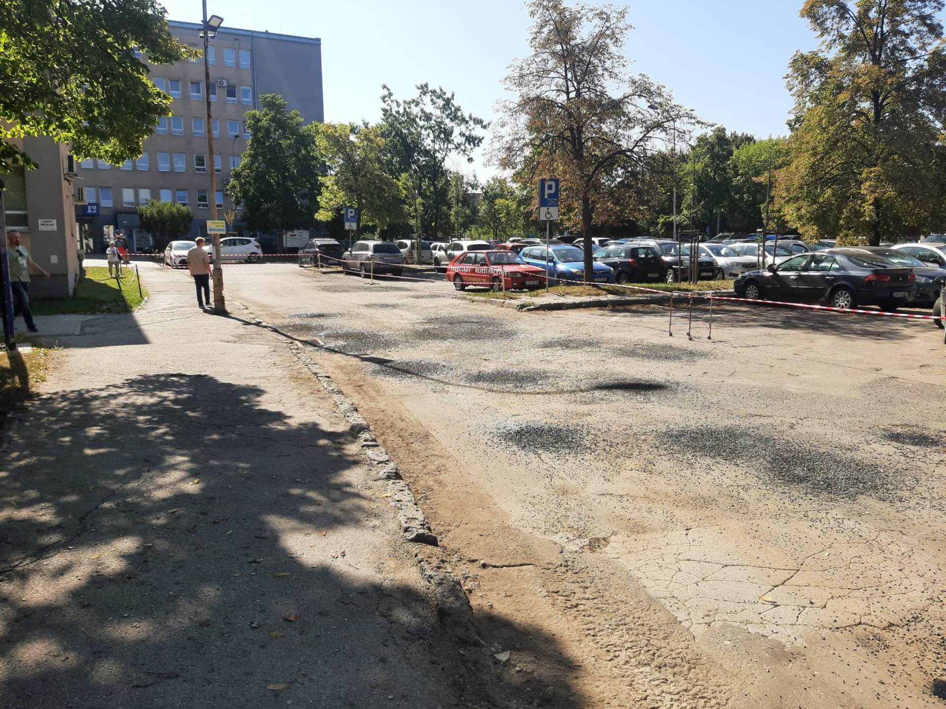 naprawili parking przy szpitalu