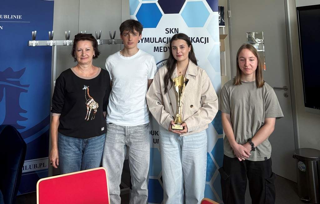 LICEALNE SIMCHALLENGE