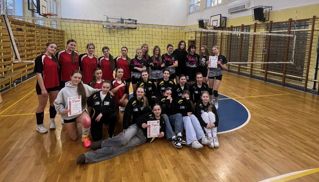 sukces siatkarek z II LO