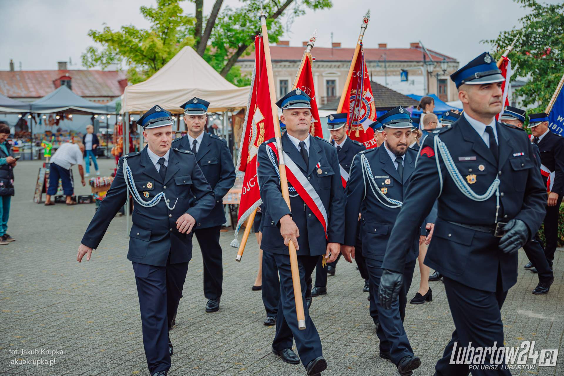 Barwny korowód dożynkowy