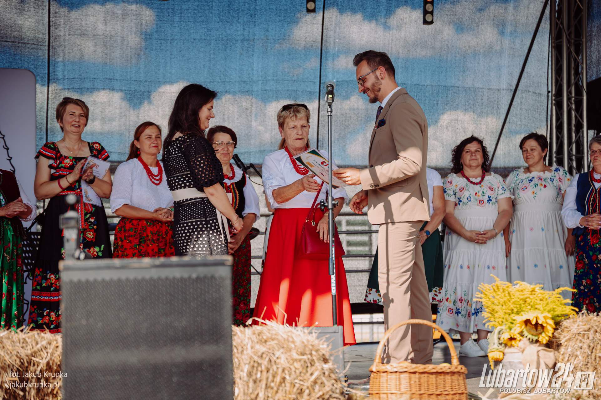 Dożynki w Niedźwiadzie