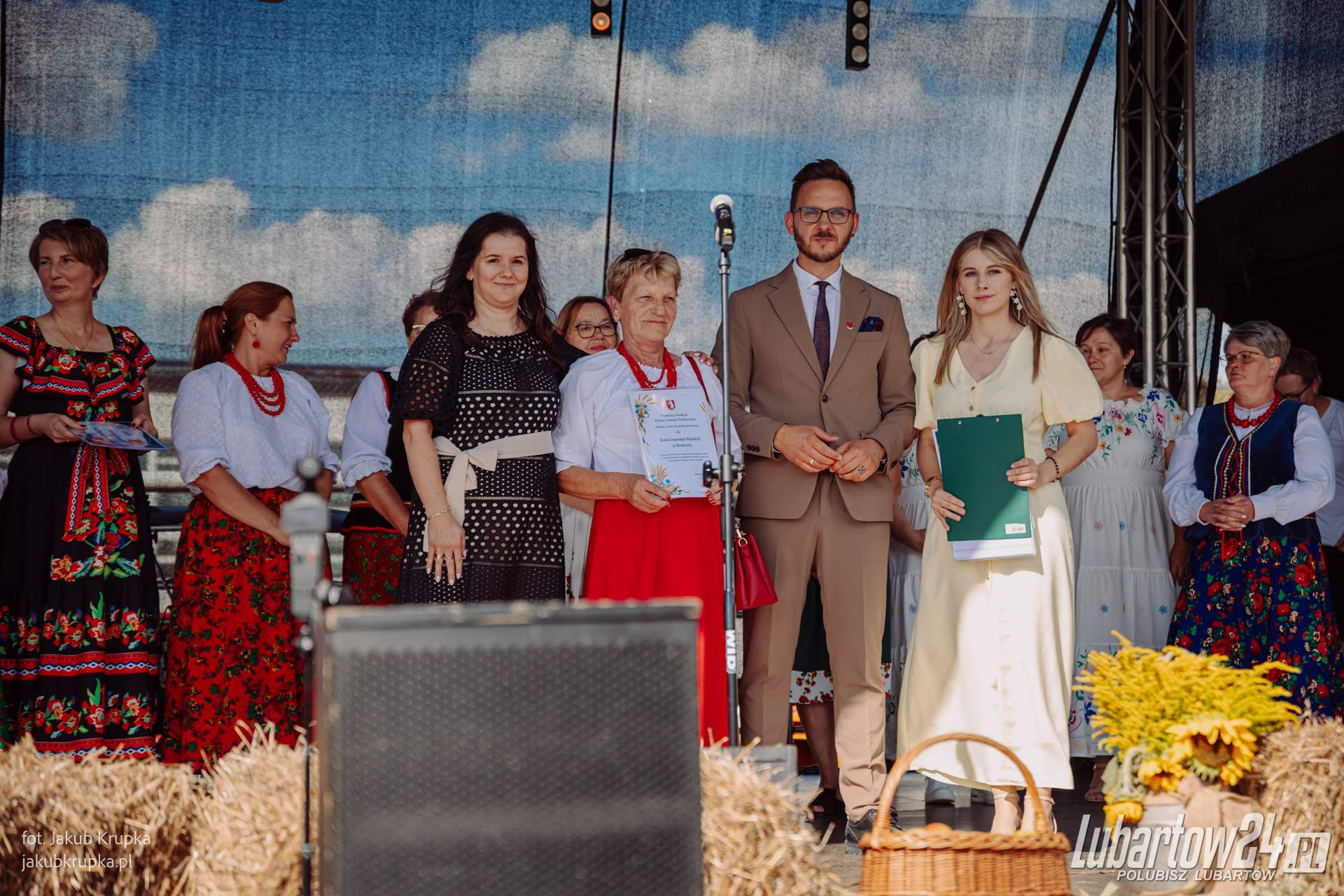 Dożynki w Niedźwiadzie