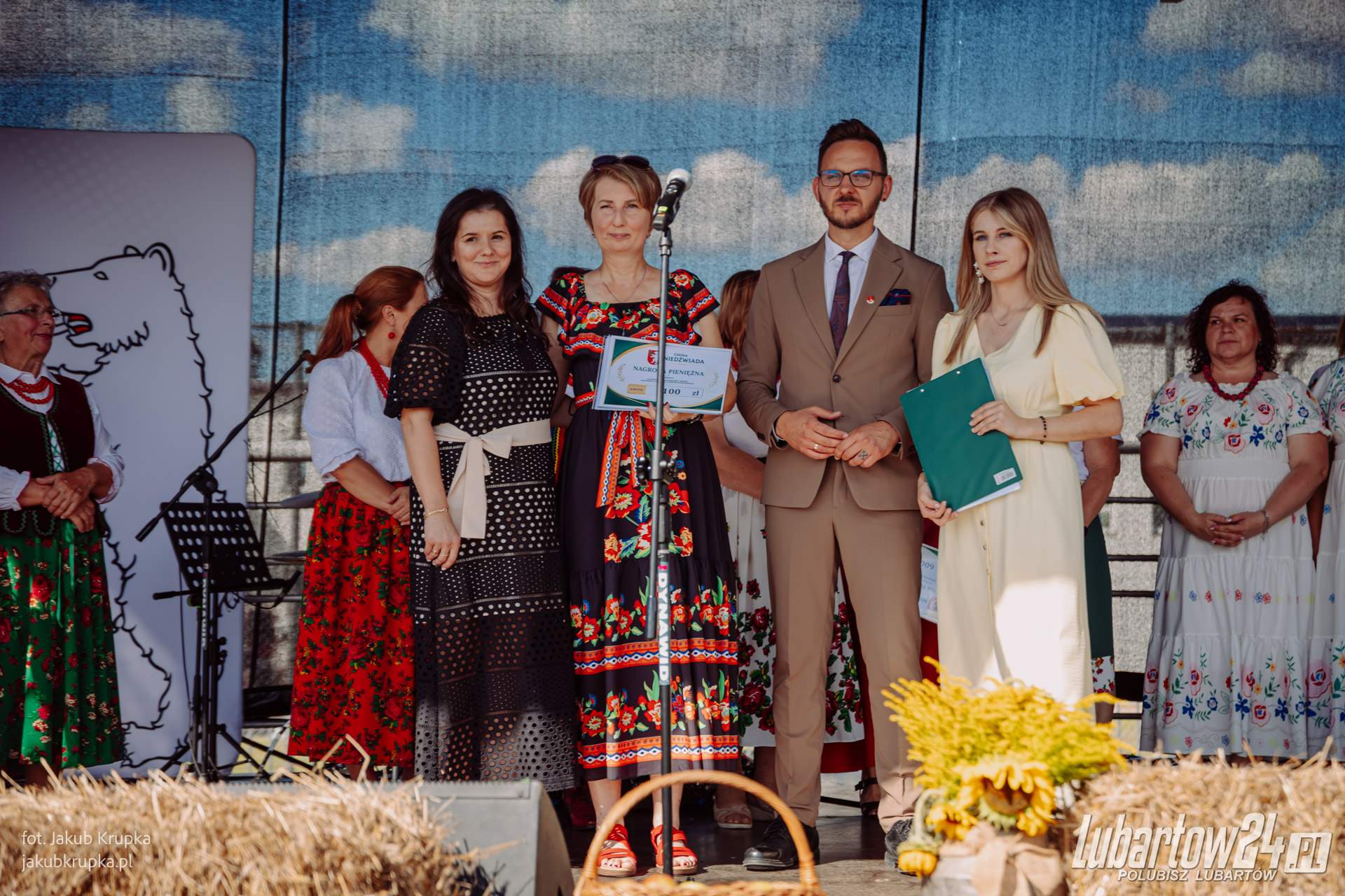 Dożynki w Niedźwiadzie