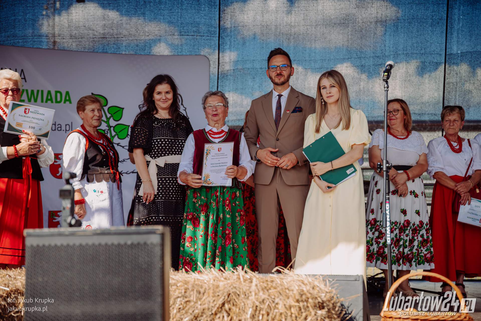 Dożynki w Niedźwiadzie